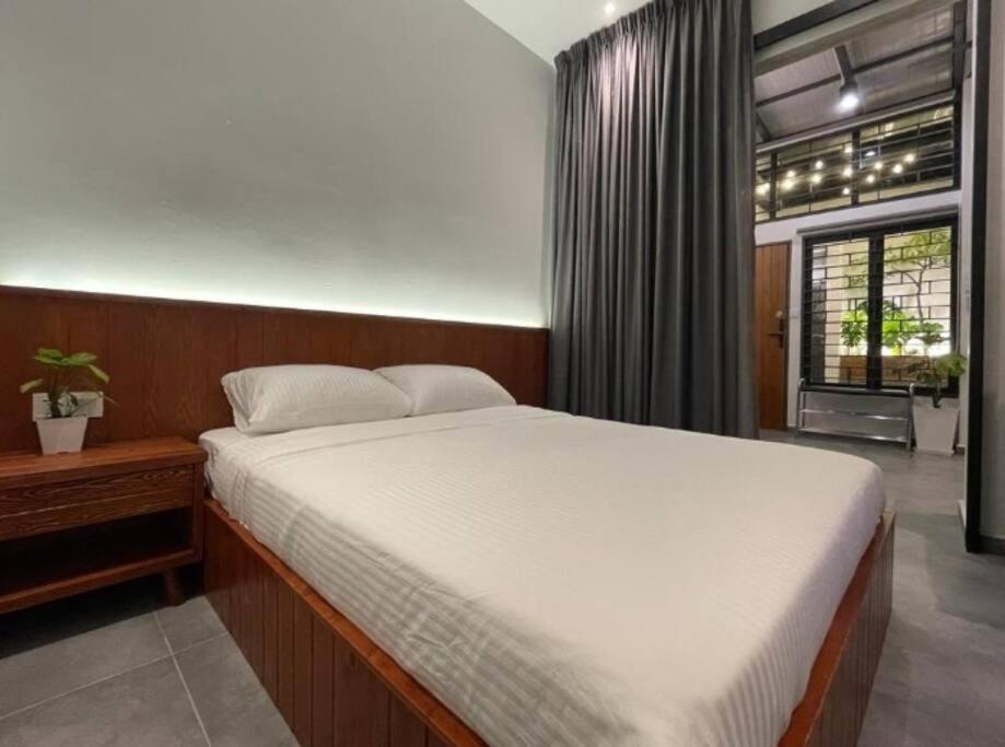 New Backlane Elegance 5pax Near Jonker 800m