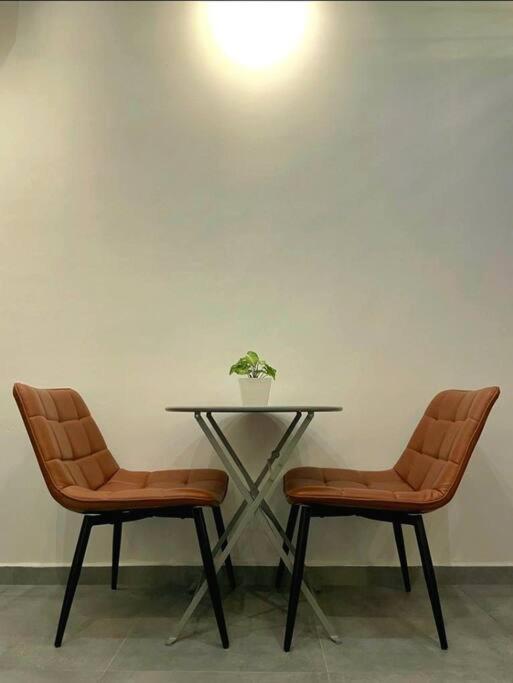 New Backlane Elegance 5pax Near Jonker 800m